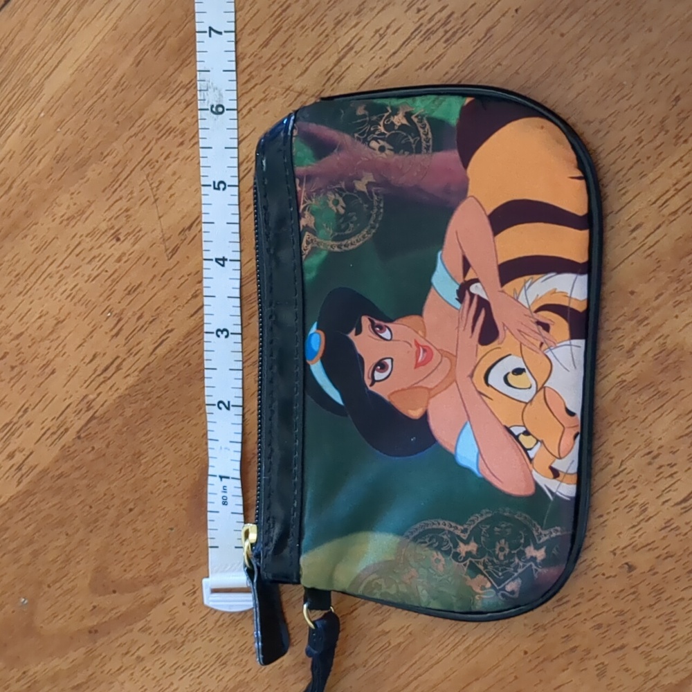 Disney Princess Jasmine and Rajah Wristlet - Picture 4 of 5